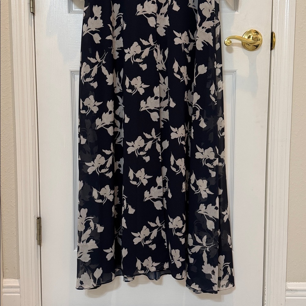Sachin & Babi Jenny Floral Gown Navy Venetia Petal Size 6 NWT - Picture 9 of 14